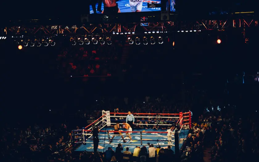 Boxe anglaise vs française : techniques, règles et prépa