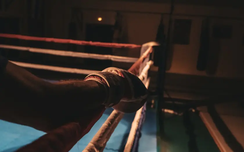Entraînement boxe maison sans matériel : programme débutant